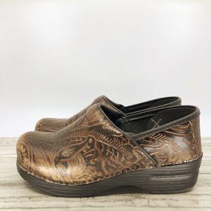 DANSKO PROFESSIONAL CLOGS